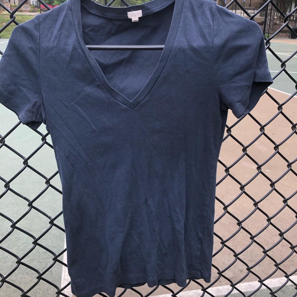 🎉Navy v neck tee🎉